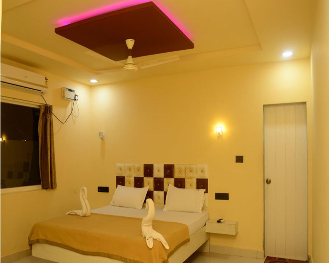 Planet Goa Beach Resort Calangute Exterior photo